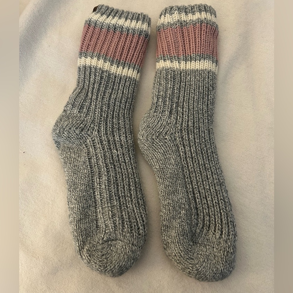 Roots Gray and Pink Reading/Slipper Ribbed Socks